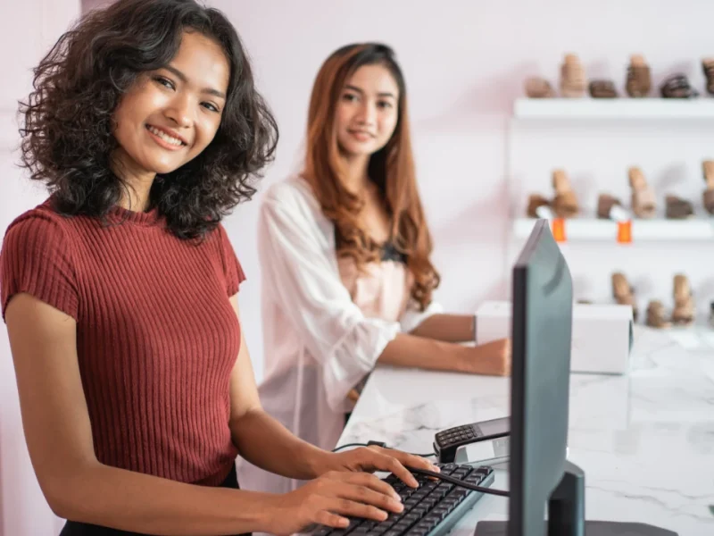 Jenisy_Shopekeepers_Friends